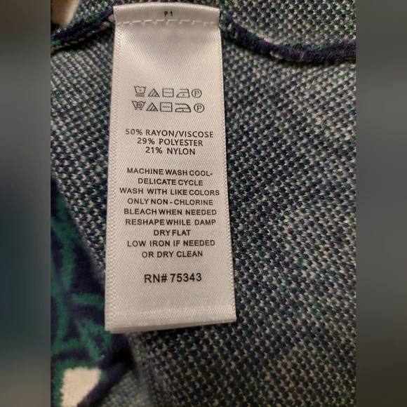 Tahari Black and Cream Geometric Tank Top - Picture 4 of 7